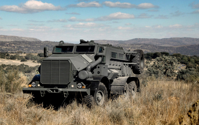 Обои картинки фото техника, военная техника, грузовик, броневик