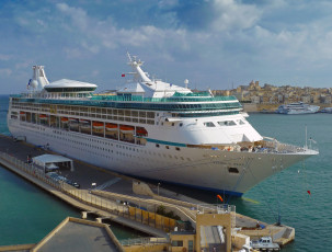 Картинка vision+of+the+seas корабли лайнеры океанский лайнер причал круиз