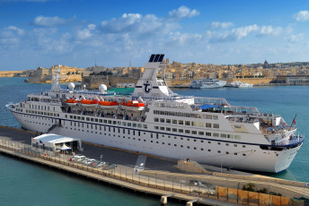 Картинка astor корабли лайнеры океанский лайнер причал круиз