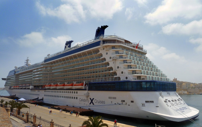 Обои картинки фото celebrity solstice, корабли, лайнеры, океанский, лайнер, причал, круиз