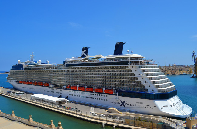 Обои картинки фото celebrity silhouette, корабли, лайнеры, океанский, лайнер, причал, круиз