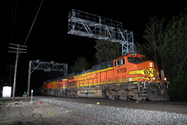 Обои картинки фото техника, поезда, состав, локомотив, рельсы, дорога, железная