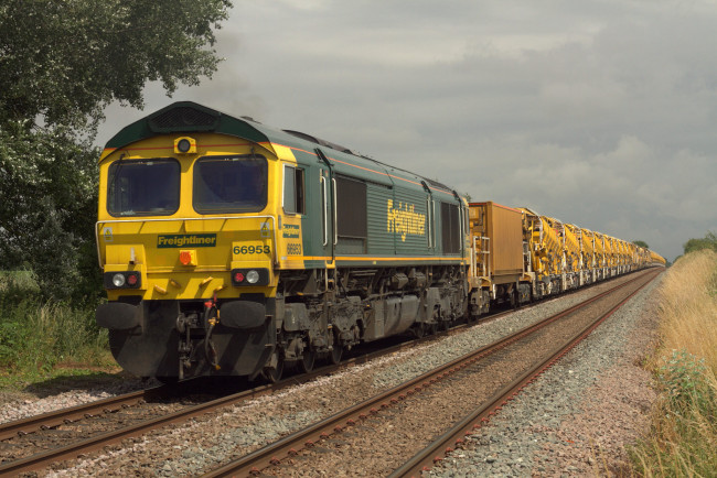 Обои картинки фото техника, поезда, состав, локомотив, рельсы, дорога, железная