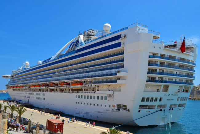 Обои картинки фото grand princess, корабли, лайнеры, океанский, лайнер, причал, круиз