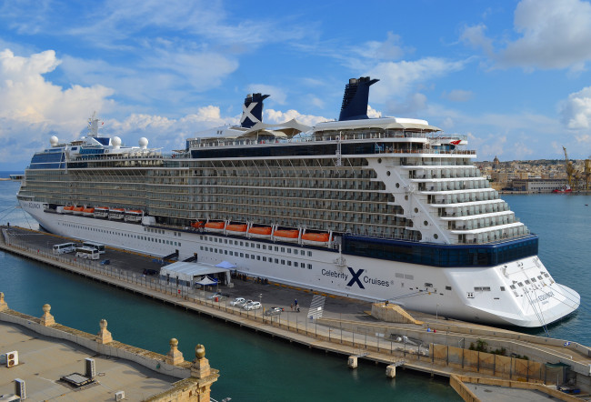 Обои картинки фото celebrity equinox, корабли, лайнеры, океанский, лайнер, причал, круиз