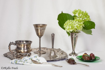 Картинка еда конфеты +шоколад +сладости цветы натюрморт посуда