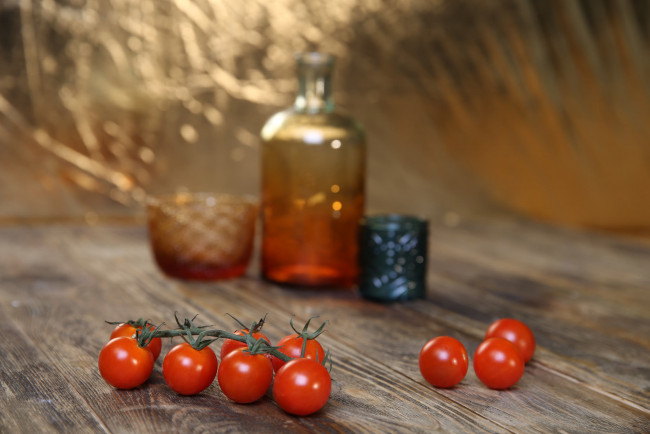 Обои картинки фото еда, помидоры, посуда, помидор, ветка, чери, томаты, томат