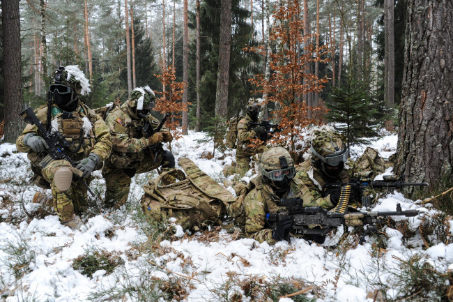 Обои картинки фото оружие, армия, спецназ, солдаты