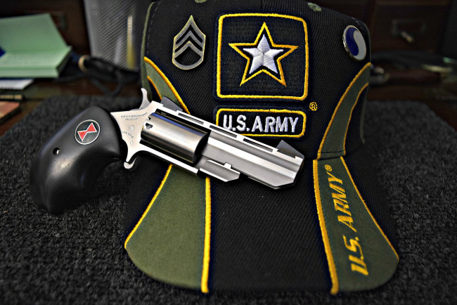 Обои картинки фото naa black widow, оружие, револьверы, ствол