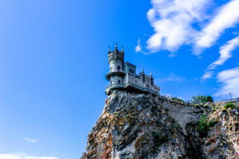 обоя ласточкино гнездо, города, ласточкино гнездо , крым, ласточкино, гнездо, небо, облака, скала