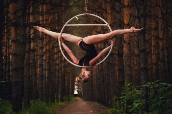 обоя спорт, гимнастика, фон, взгляд, девушка