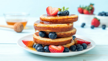 Картинка еда блины +оладьи клубника черника