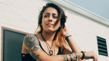 Картинка девушки -+лица +портреты улыбка тату