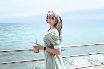 Картинка девушки mari+aisu образ косплей платье стакан набережная море