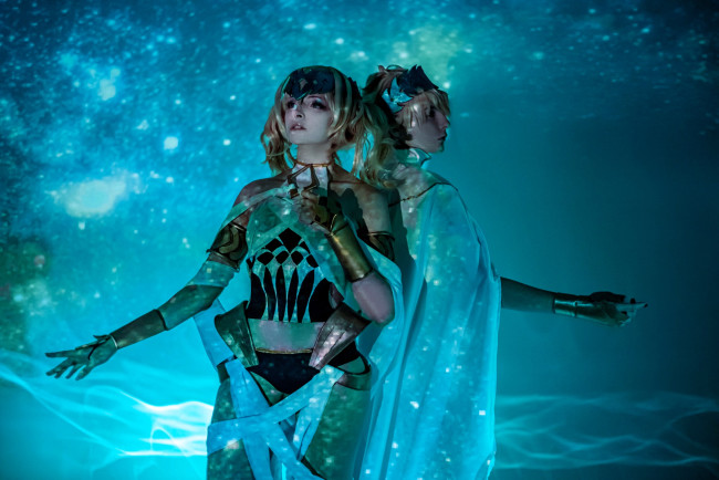 Обои картинки фото девушки, mari aisu, образ, косплей, костюмы, наряды, вода