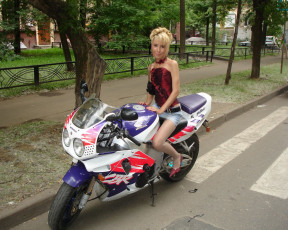 Картинка мотоциклы мото девушкой