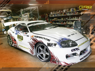 Картинка автомобили выставки уличные фото