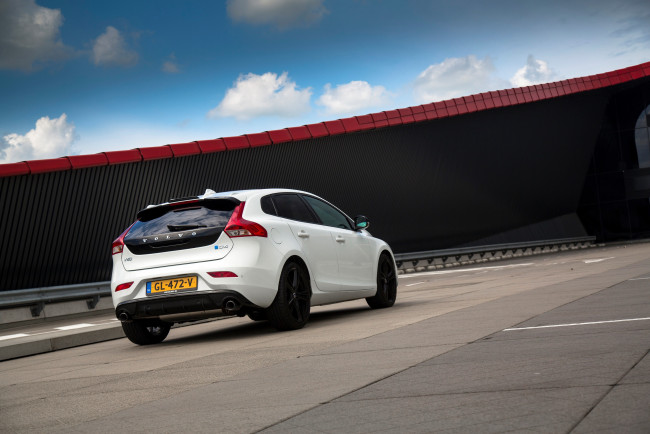 Обои картинки фото автомобили, volvo, 2015г, v40, carbon, edition