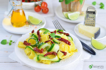 Картинка еда макаронные+блюда паста сыр цуккини лайм