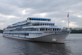 Картинка леонид+красин корабли теплоходы леонид красин теплоход