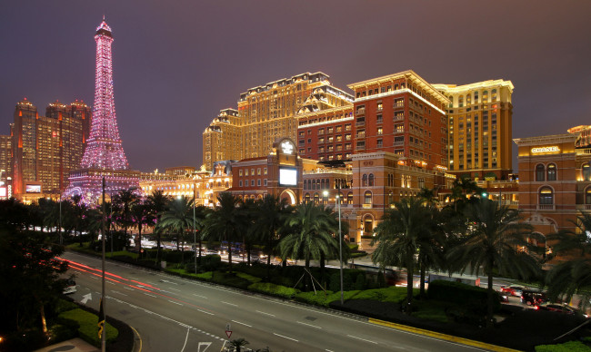 Обои картинки фото parisian macau hotel in macau,  china, города, макао , китай, панорама