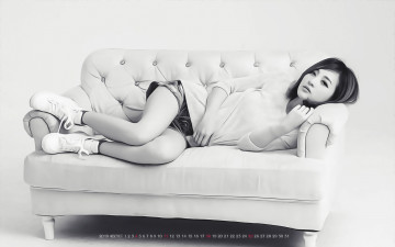 Картинка календари компьютерный+дизайн диван азиатка девушка взгляд женщина calendar 2019