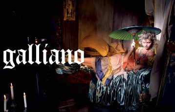 Картинка девушки саша+пивоварова модель блондинка наряд свечи зонт постель