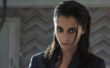 Картинка девушки naomi+scott брюнетка лицо жакет