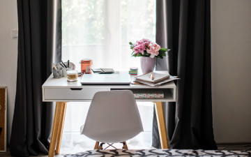 обоя интерьер, кабинет,  библиотека,  офис, письменный, стол, букет, ноутбук