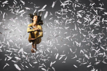 Картинка -Unsort+Креатив девушки unsort креатив перья прыжок