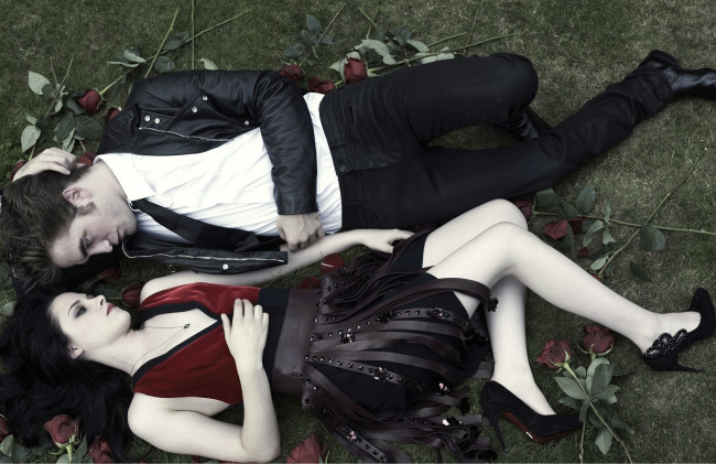 Обои картинки фото роберт, паттинсон, кристен, стюарт, разное, знаменитости, розы