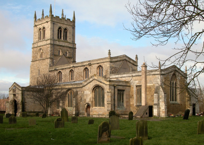 Обои картинки фото церковь, святого, николая, торн, англия, города, католические, соборы, костелы, аббатства, башня, каменный, кладбище