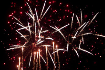 Картинка разное салюты фейерверки фейерверк