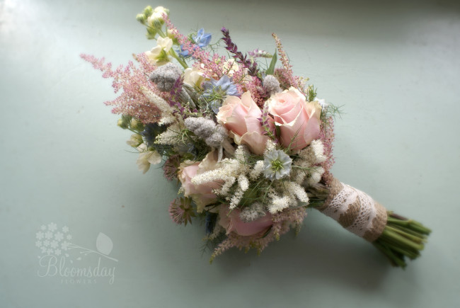 Обои картинки фото цветы, букеты, композиции, розы, нигелла, левкой