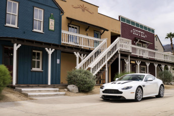Картинка 2013+aston+martin+v12+vantage+s автомобили aston+martin vantage aston martin белый тюнинг