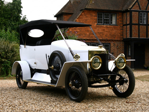 Обои картинки фото автомобили, классика, дом, белый, автомобиль, небо, деревья