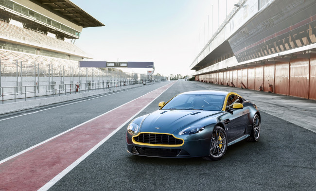 Обои картинки фото 2011 aston martin v8 vantage n430, автомобили, aston martin, стадион, тюнинг, vantage, aston, martin