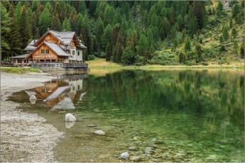 Картинка природа пейзажи река домик лес