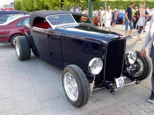 Картинка автомобили выставки+и+уличные+фото классика