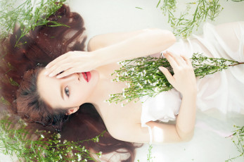 Картинка девушки -unsort+ брюнетки +шатенки фон поза девушка