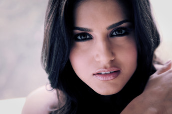 Картинка девушки sunny+leone sunny leone