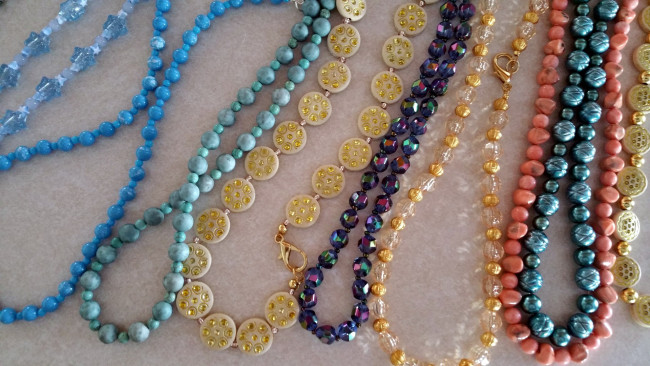 Обои картинки фото разное, украшения,  аксессуары,  веера, бусы