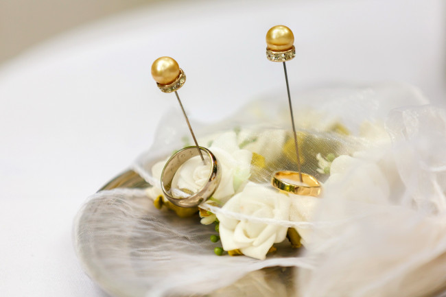 Обои картинки фото разное, украшения,  аксессуары,  веера, булавки, кольца