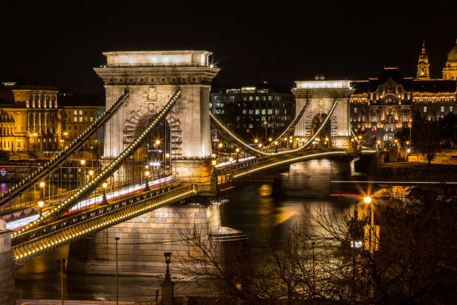 Обои картинки фото budapest,  chain bridge, города, будапешт , венгрия, огни, река, мост, ночь