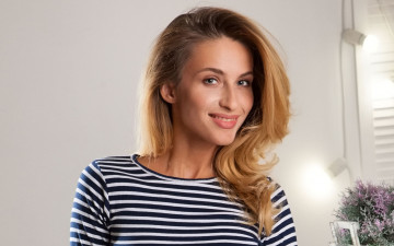 Картинка cara+mell девушки взгляд поза красотка блондинка девушка cara mell модель