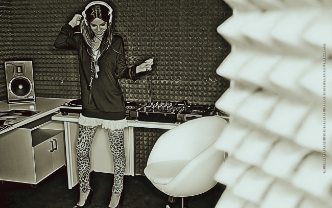 Обои картинки фото календари, компьютерный дизайн, calendar, музыка, студия, девушка, 2019, наушники