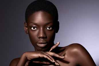 Картинка девушки -+лица +портреты девушка мулатка портрет лицо макияж причёска темнокожая чернокожая брюнетка поза