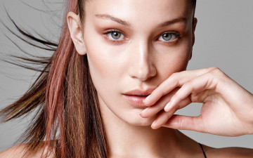 Картинка bella+hadid девушки bella hadid портрет лицо девушка модель красавица стройная сексуальная поза макияж причёска фигура наряд стильная мода