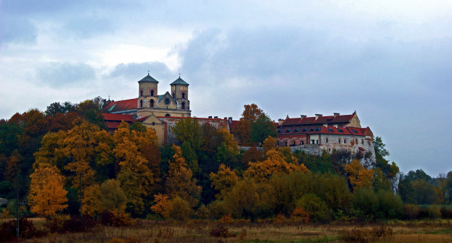 Обои картинки фото города, краков , польша, аббатство
