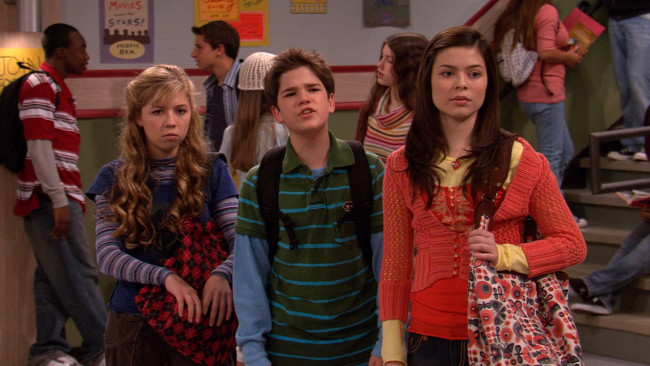 Обои картинки фото кино фильмы, icarly , сериал, подростки, школа